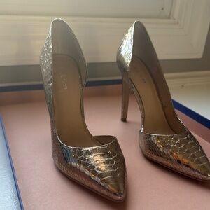 Elegant Gold Stiletto Heels